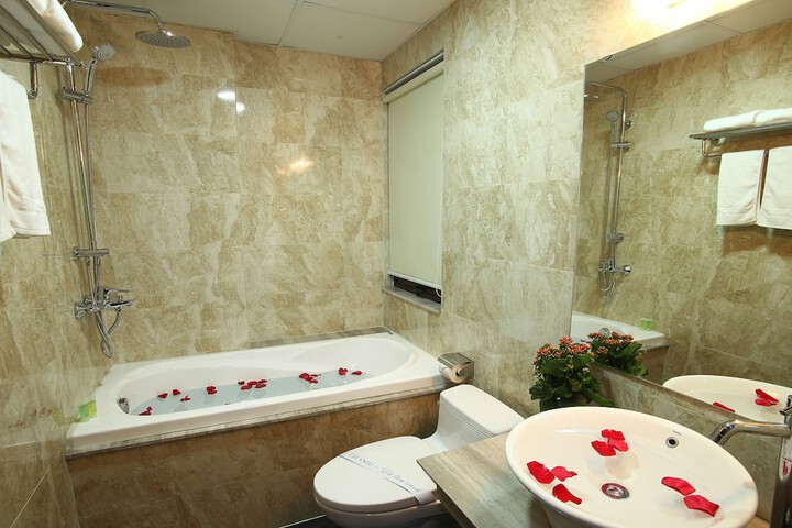 Room 14 of 34