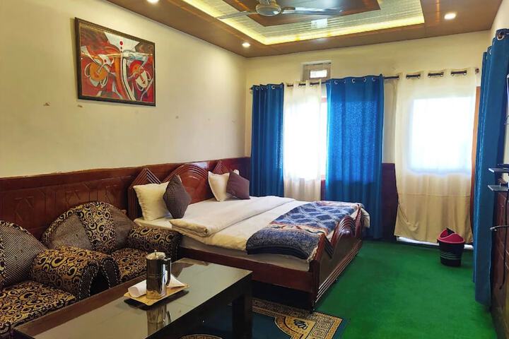 Room 16 of 23