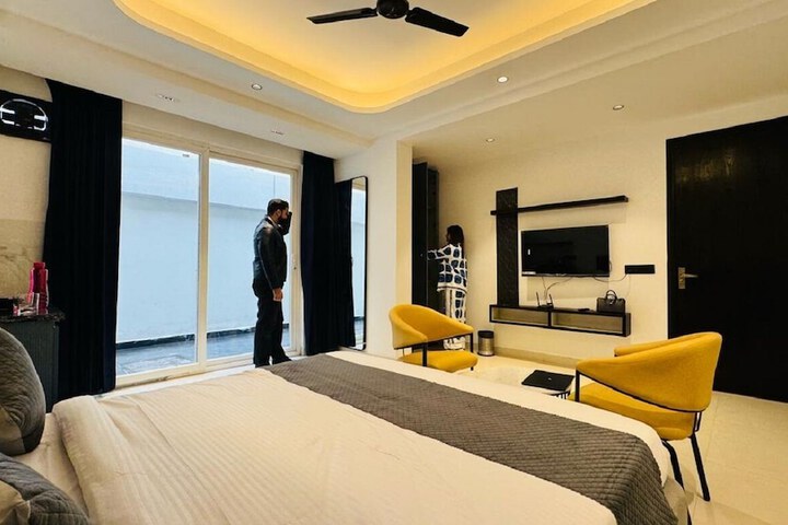 Room 3 of 31
