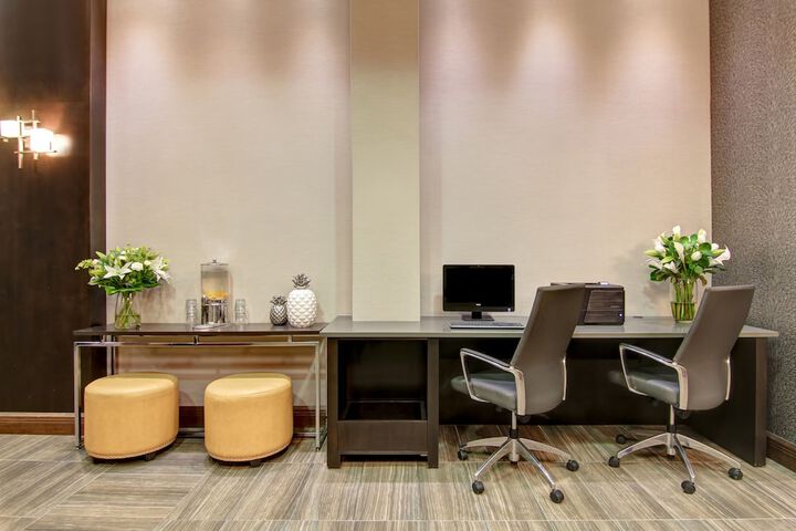 Business Center 41 of 45
