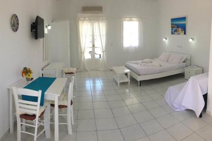 Room 2 of 62