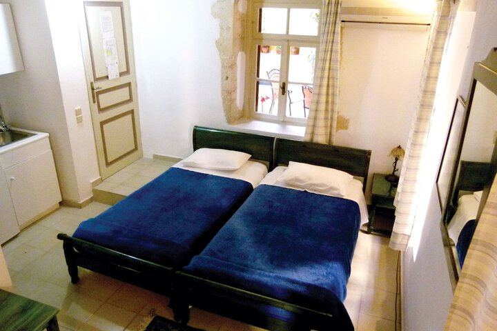 Room 5 of 38