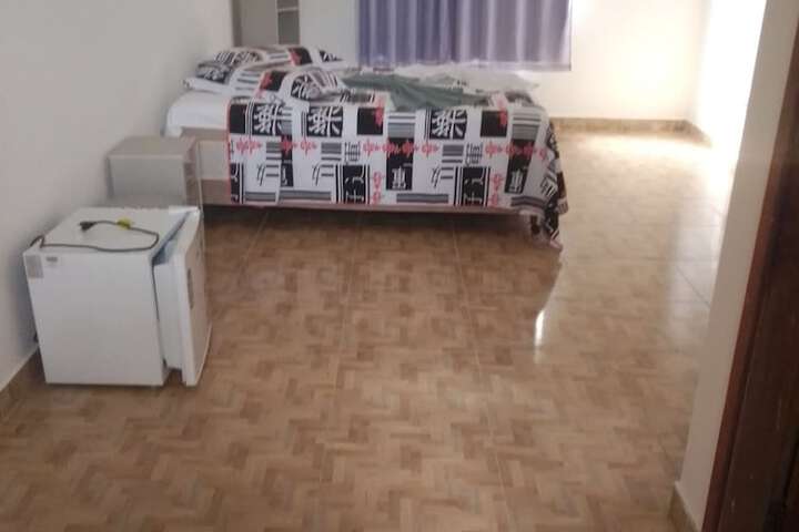 Room 9 of 18