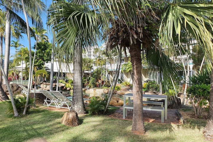 Hotel with Pool