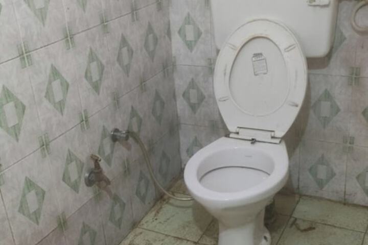 Room 13 of 15