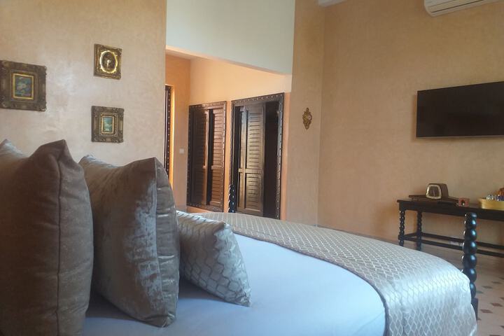 Room 46 of 80