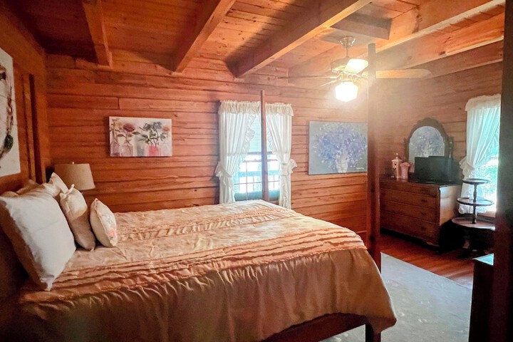 Room 85 of 299