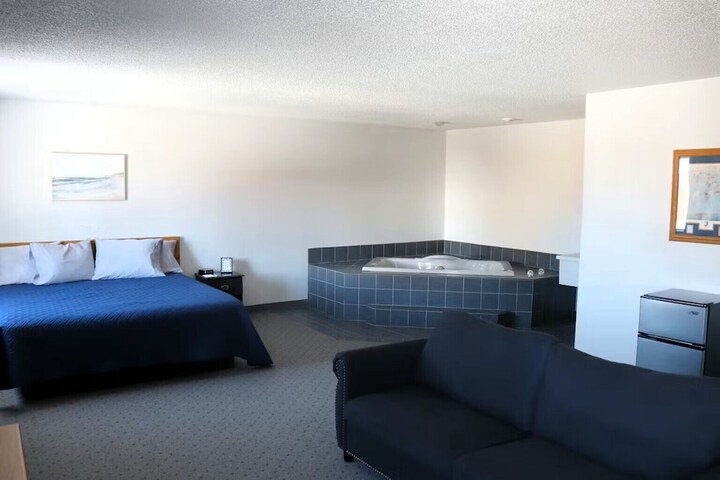 Room 9 of 14