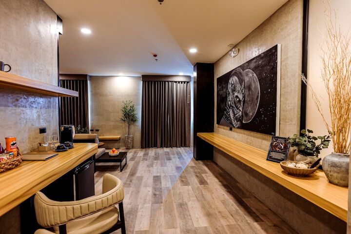 Room 11 of 85