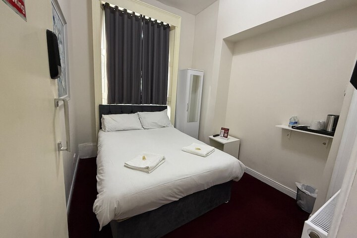 Room 18 of 32
