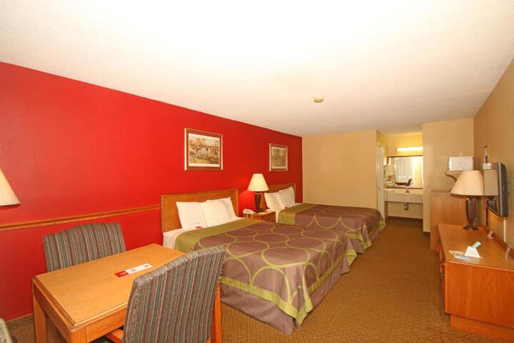 1 Queen Bed (1 of 8)