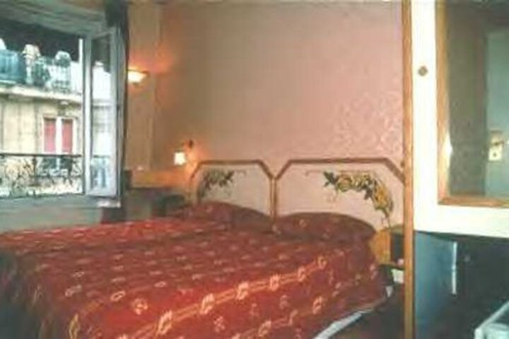 Crown Hotel Elysee