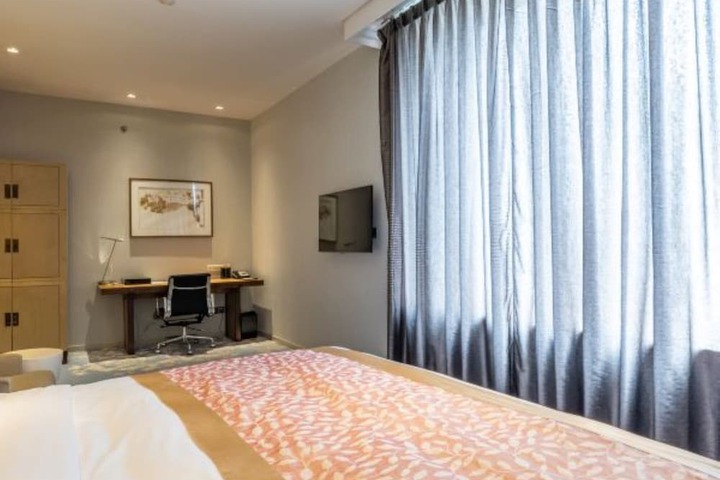 Room 28 of 81