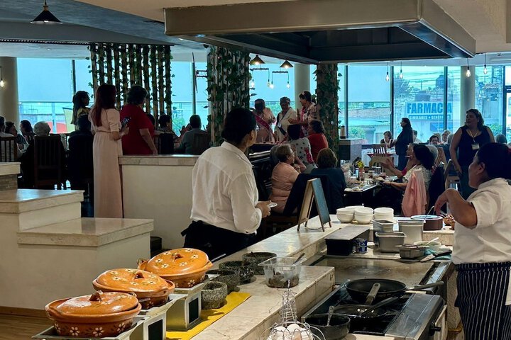 Dining 42 of 49