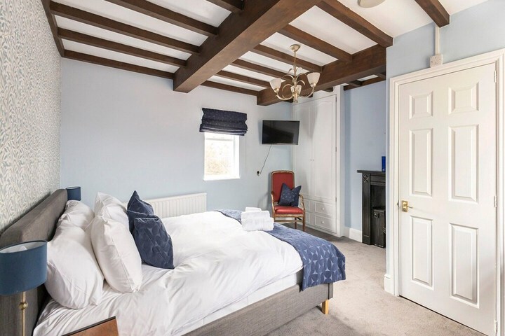 Room 15 of 34