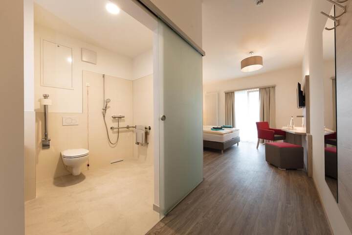 Room 20 of 28