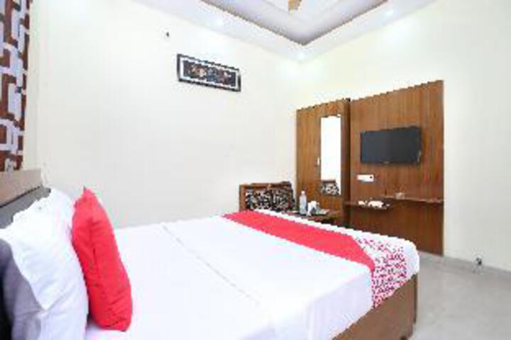 Hotel Amarpali by OYO Rooms