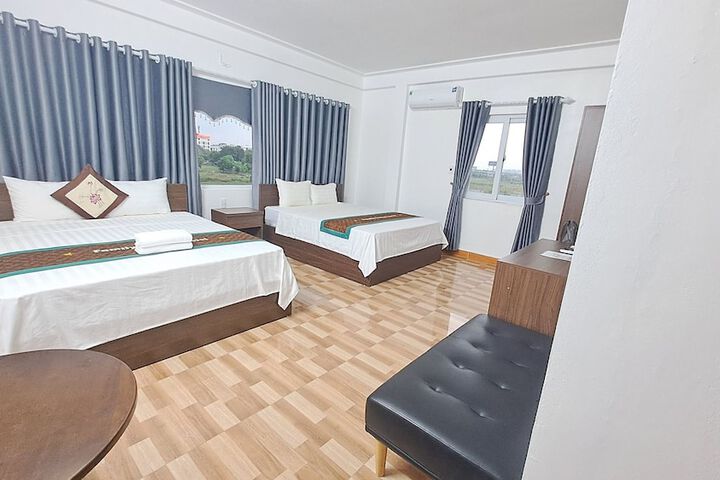 Room 25 of 74