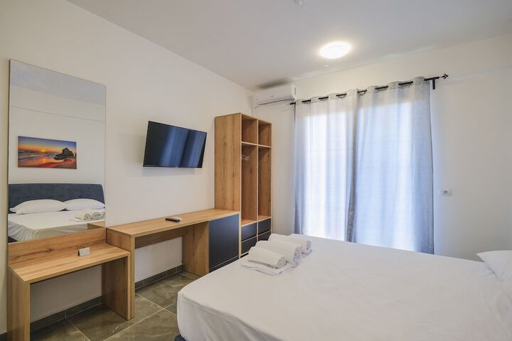 Room 8 of 62