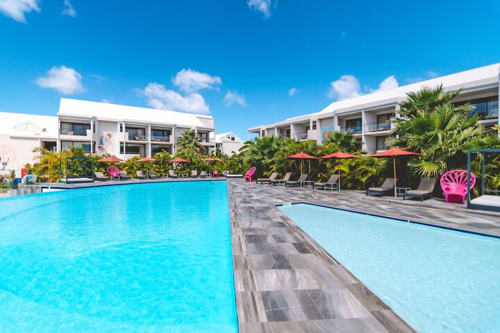 Hotel Pool