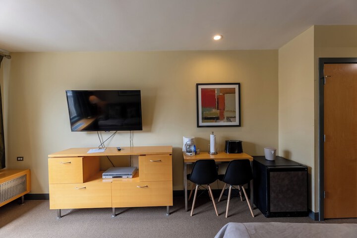 Room 7 of 38