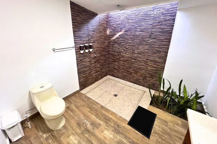 Room 45 of 108
