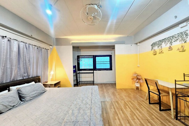Room 21 of 94