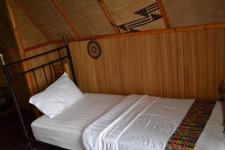 Room 6 of 30