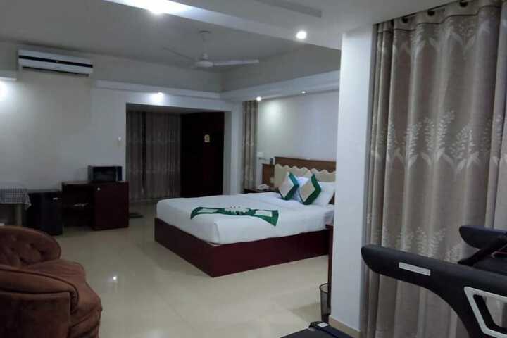 Room 10 of 17
