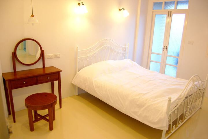 Room 3 of 71