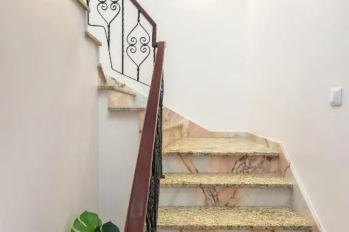 Room 3 of 6