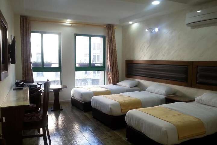Room 11 of 27