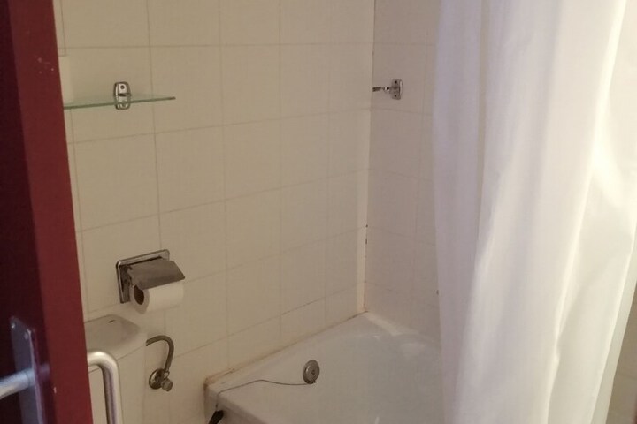 Room 14 of 21