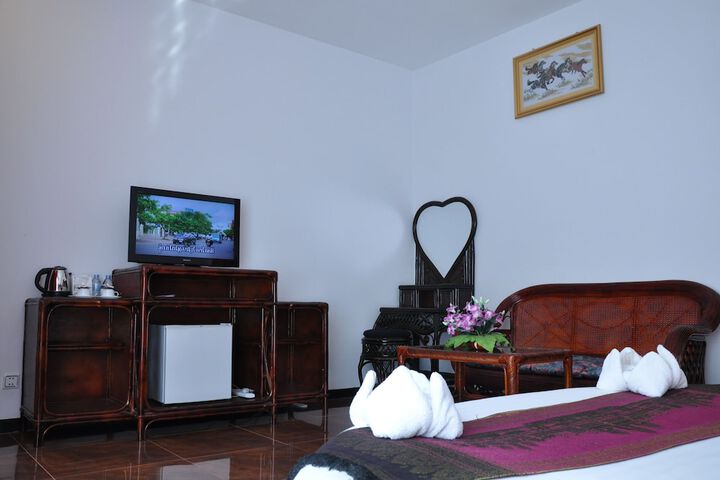 Room 15 of 83