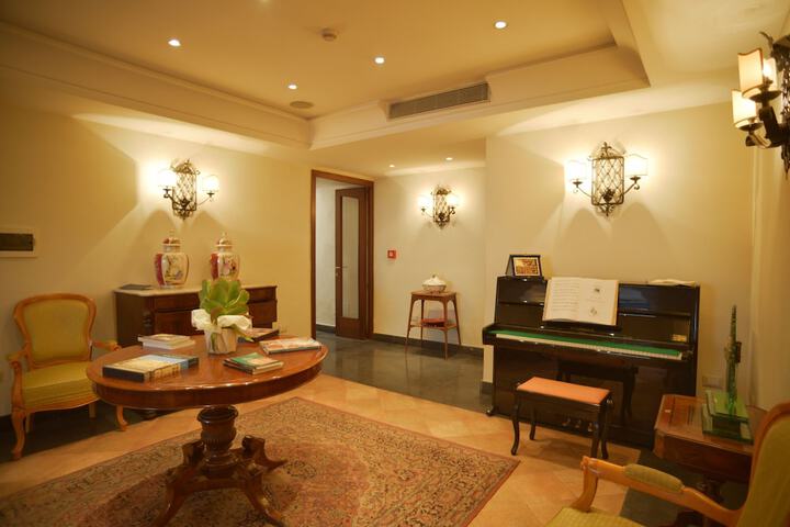 Hotel Lobby