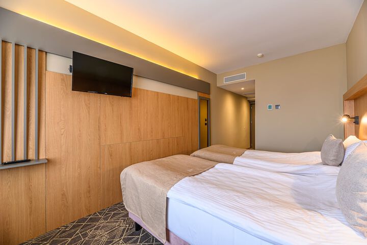 Room 30 of 65
