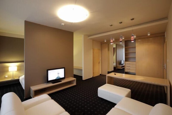 Room 31 of 49