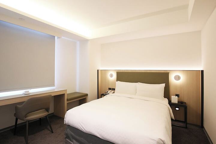 Room 35 of 105