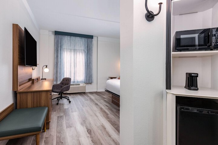 Room 22 of 48
