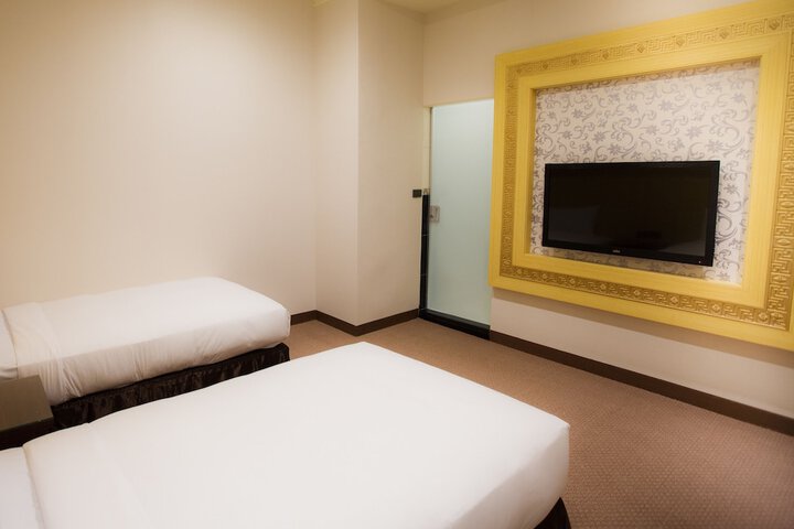 Room 10 of 41