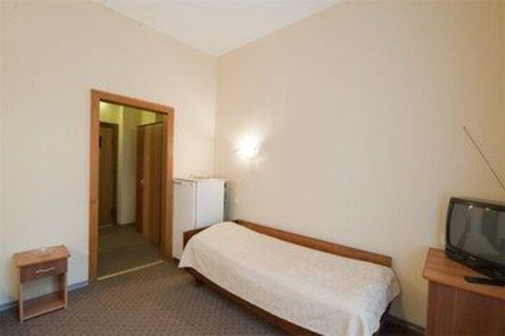 Room 13 of 37
