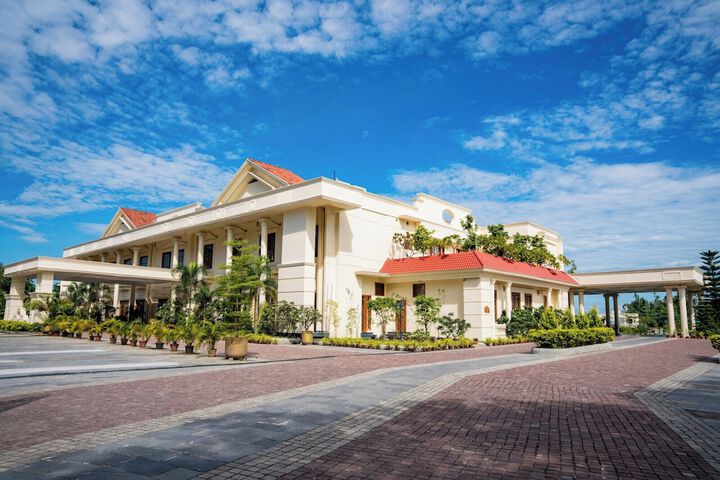 Hotel 169 of 181