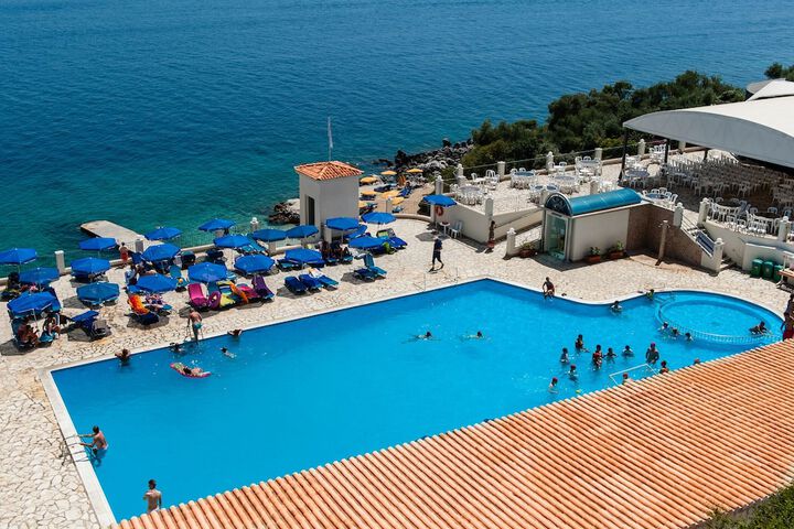 Pool 75 of 180