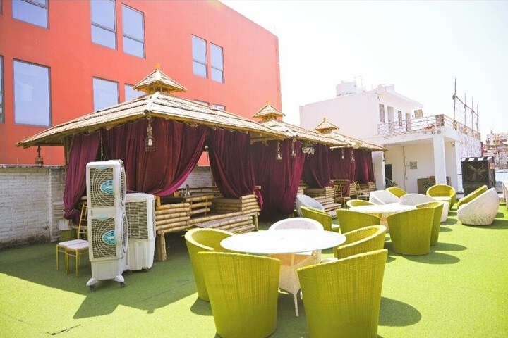 Terrace/Patio 26 of 27