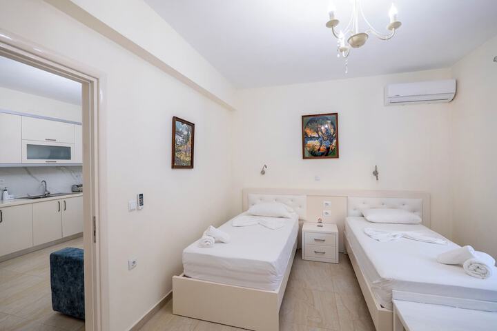 Room 43 of 133