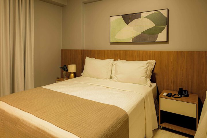 Room 7 of 33