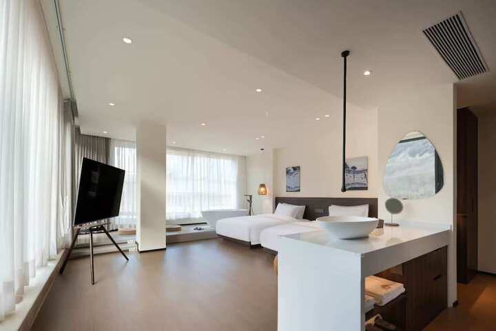 Room 41 of 68