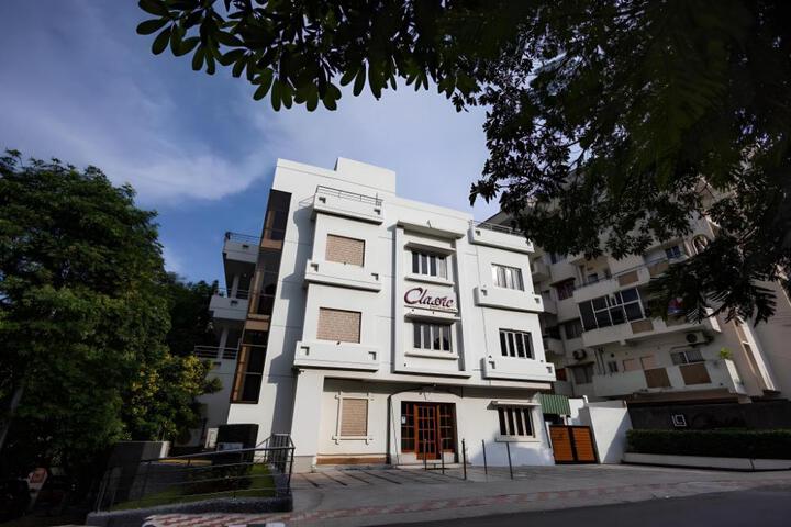 Classic Boutique Hotel & Luxury Service Apartments