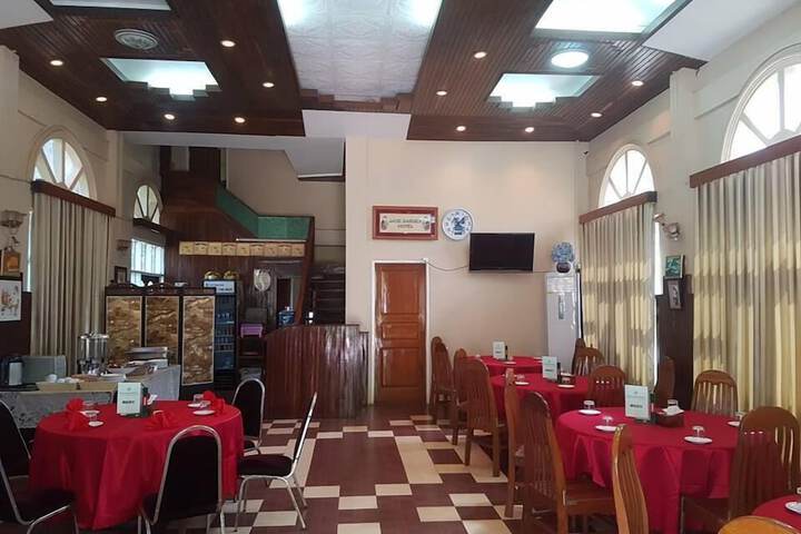 Dining Photos
