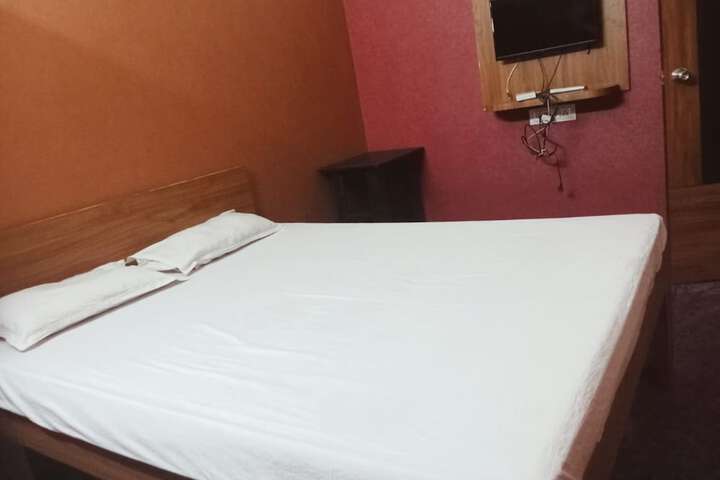 Room 9 of 22
